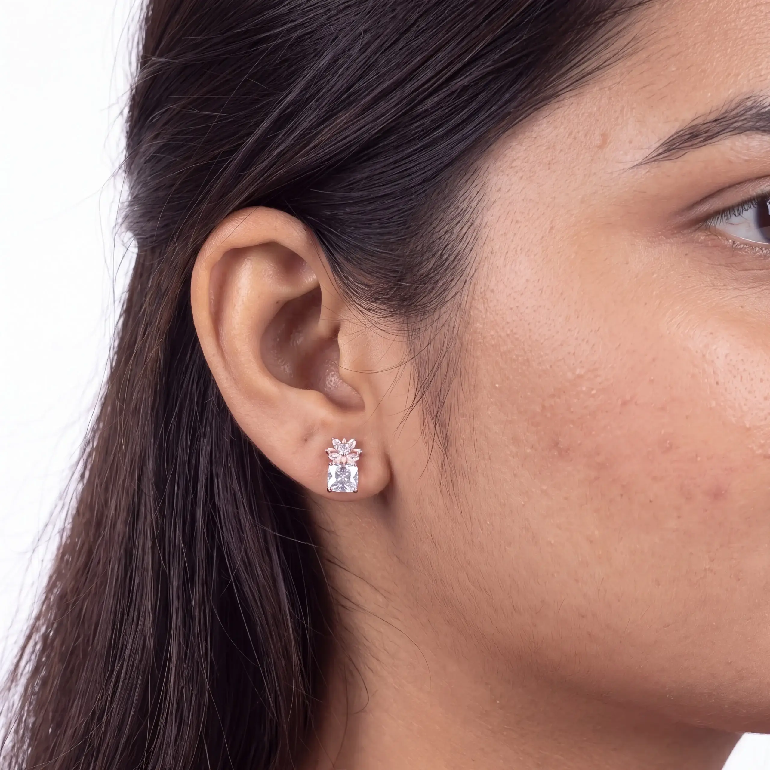 Daisy Bloom Solitaire Earring